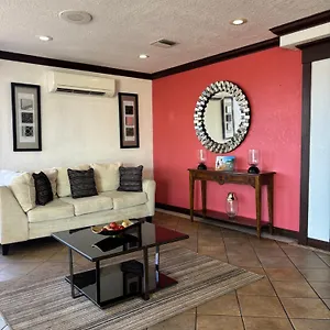 Ramada By Wyndham Orlando South Davenport